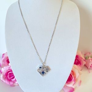 Diamond silver pendant necklace